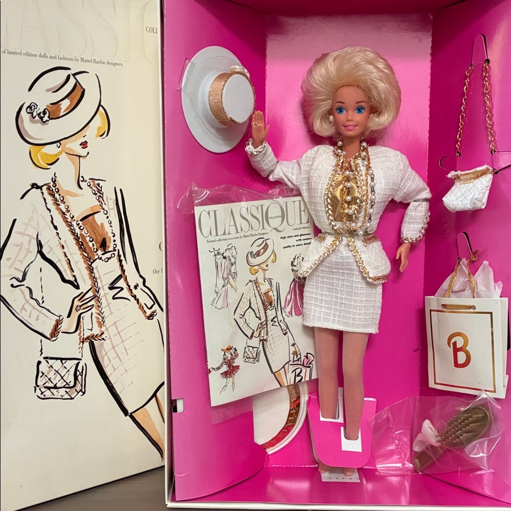 City Style Barbie Classique Collection
1993 New in box